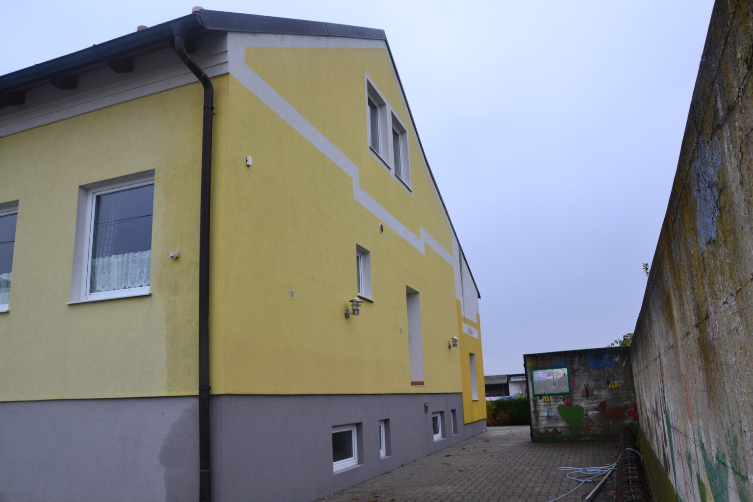 Fassade USC Wallern nachher